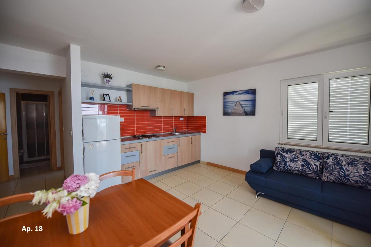 Apartments Bella Sky Novalja Ngoại thất bức ảnh