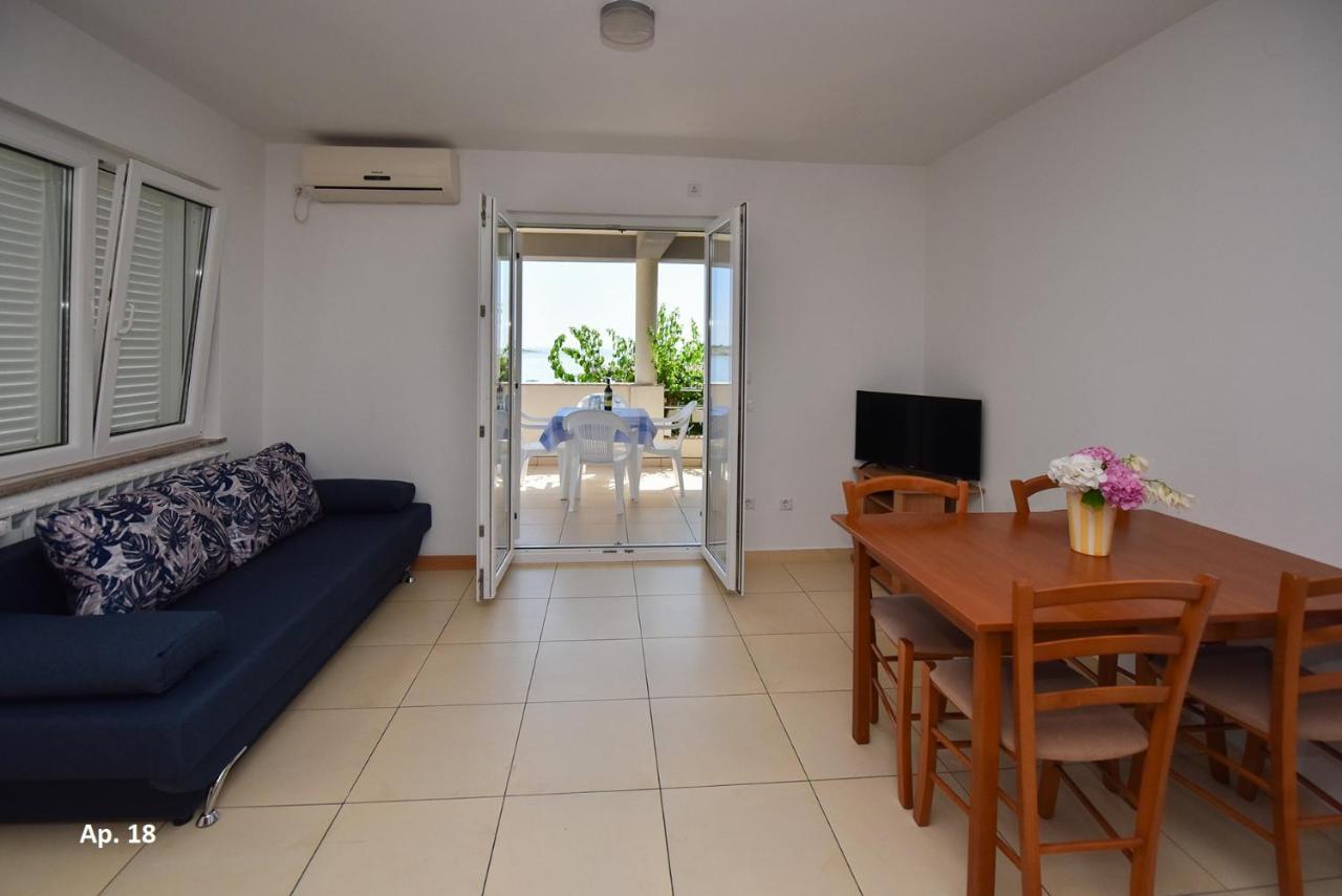 Apartments Bella Sky Novalja Ngoại thất bức ảnh